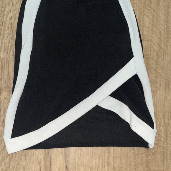 Black and white formal dress - Picture 2 of 5